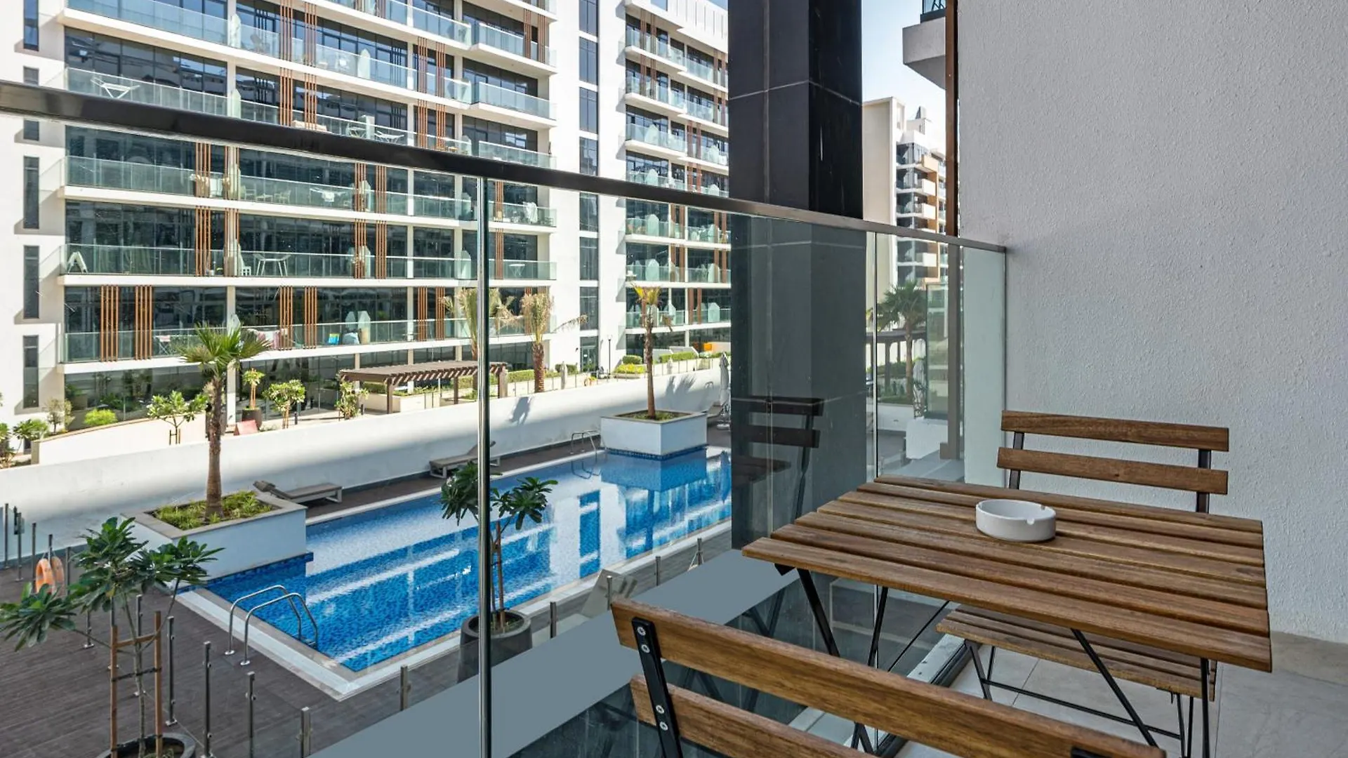 Daire Contemporary 1Br In Azizi Riviera 27, Meydan City- Allsopp & Allsopp Dubai