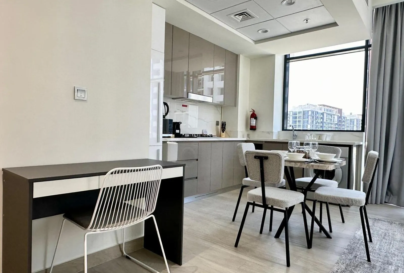 Daire Contemporary 1Br In Azizi Riviera 27, Meydan City- Allsopp & Allsopp Dubai