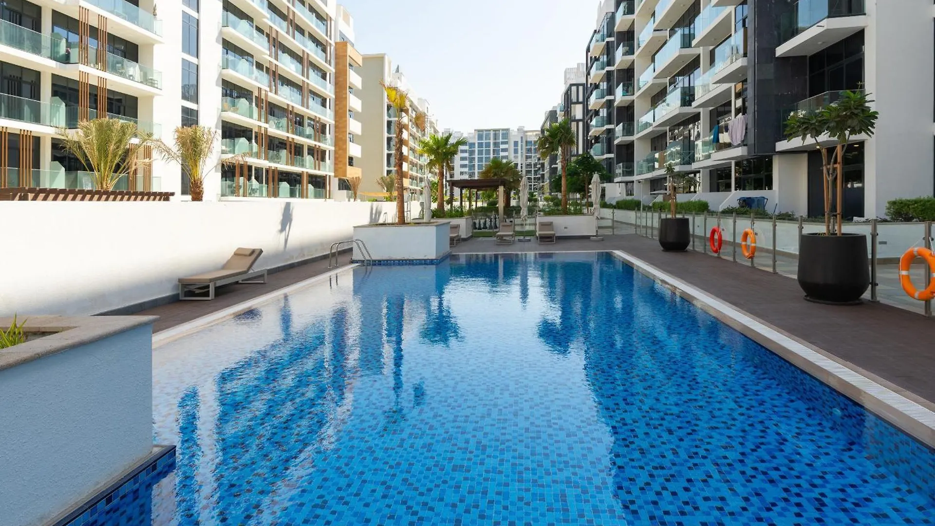 Contemporary 1Br In Azizi Riviera 27, Meydan City- Allsopp & Allsopp Dubai