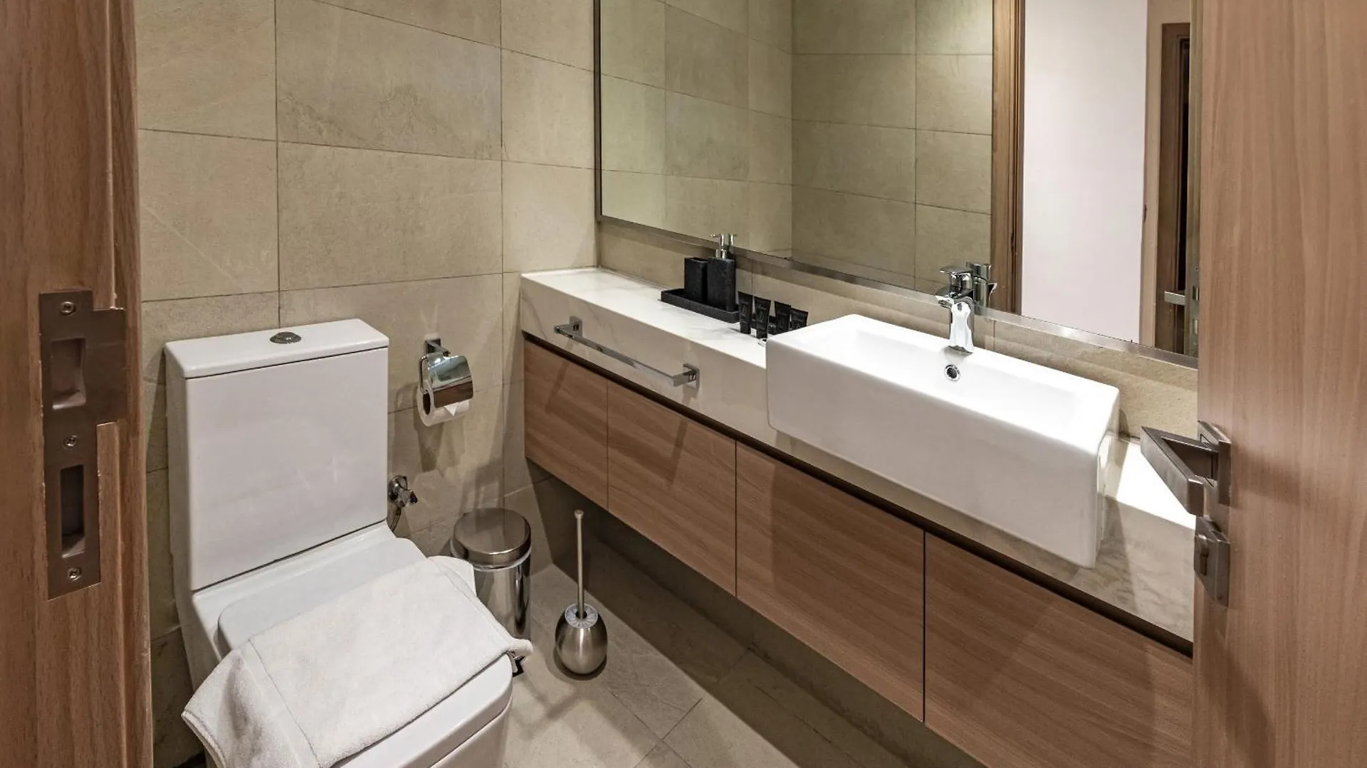 Contemporary 1Br In Azizi Riviera 27, Meydan City- Allsopp & Allsopp Dubai Lägenhet